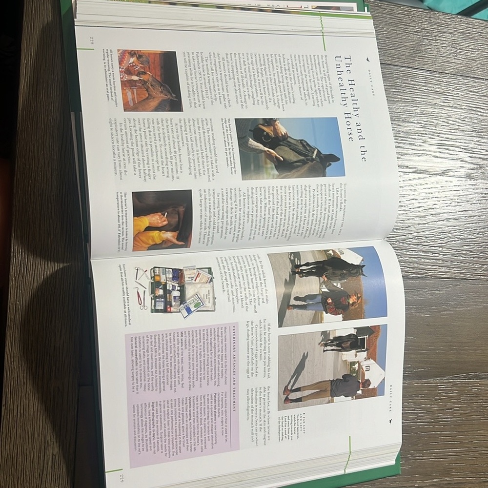 The complete book of horses, hardback (521 pages) - Picture 7 of 15